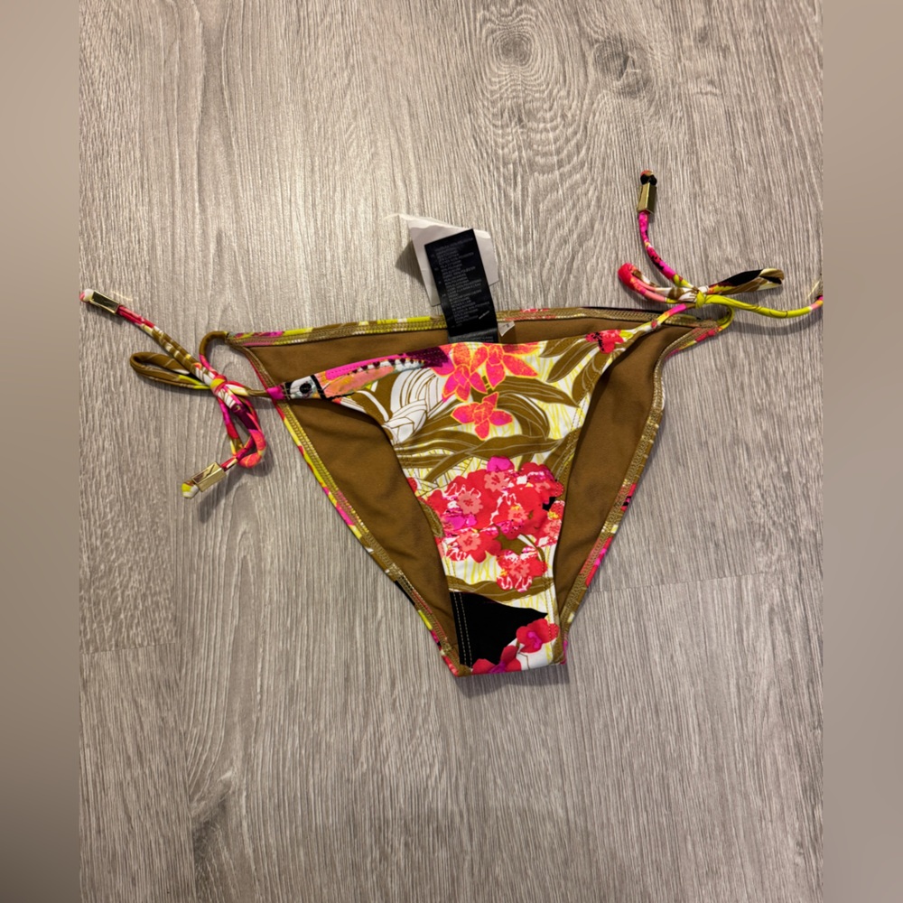 Pick 2 items for $20. H&M Multicolor Floral Bikini Bottom